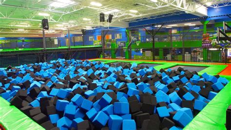 foam-pit - UPDOWN Trampoline Park