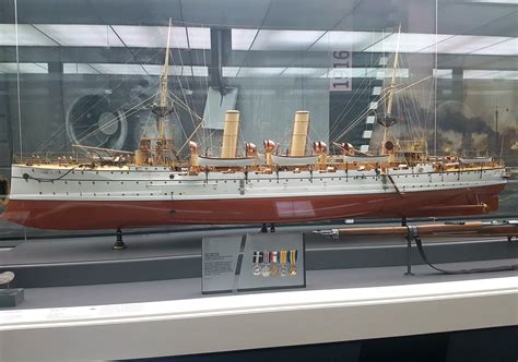 National Maritime Museum Model ship - No need for postcards