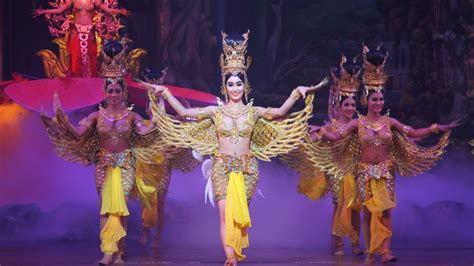 Alcazar Cabaret Show: Pattaya Extravaganza - TakeMeTour