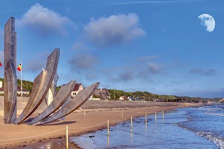 World War II Memorials Tour | A Journey of Remembrance