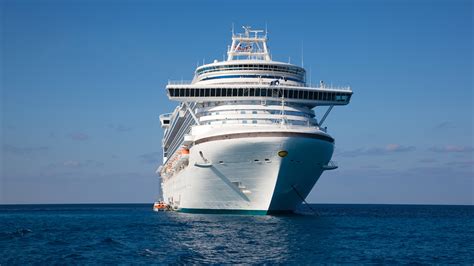 Front View Of White Cruise Ship On Blue Sea Under Blue Sky 4K 5K HD Cruise Ship Wallpapers | HD ...