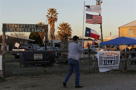 Texas Border Convoy Member Says Crossings Not As Bad as She Thought - Newsweek