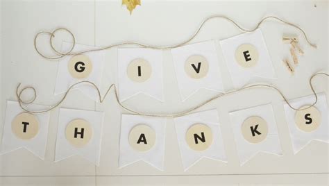 DIY "Give Thanks" Banner