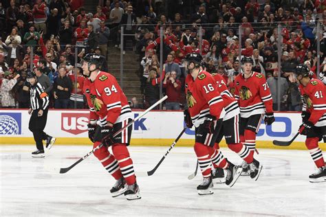 Blackhawks' Corey Perry is still producing, even at age 38 - Yahoo Sports