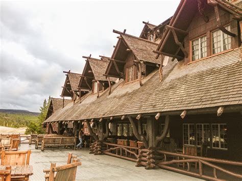 Two Nights in the Old Faithful Inn, Yellowstone | Luxe Beat Magazine