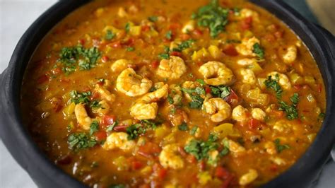 Moqueca Rápida de Camarão - Tastemade Shrimp Stew, Sriracha Sauce, Bowl ...