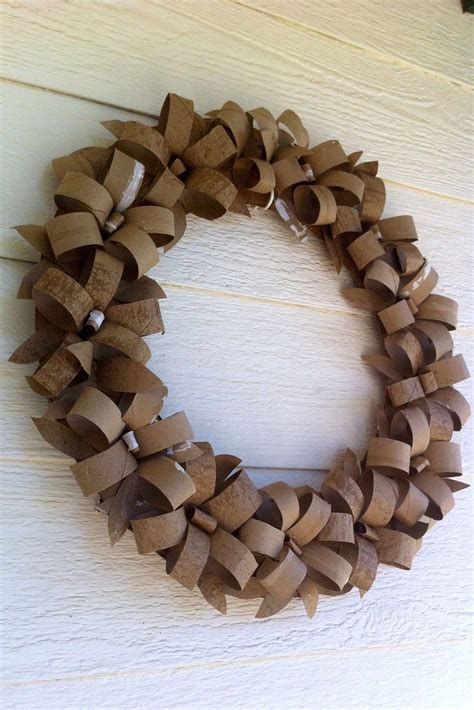 Toilet Paper Roll Wreath Craft - papercraft among us