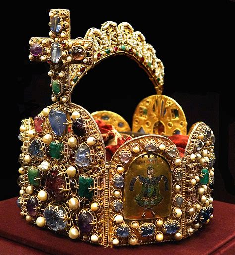 Imperial Crown of the Holy Roman Empire - Wikipedia Medieval Crown, Medieval Art, Royal Crowns ...