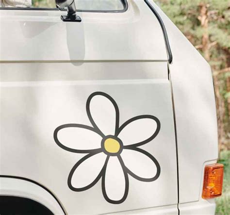 White daisy flower car sticker - TenStickers