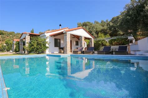 4 bed Villa in Skiathos Town - 76522 - Skiathos Island Villas-villa1