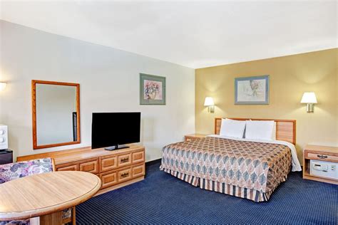 Travelodge by Wyndham Banning CA Near Casino/Outlet Mall | Banning, CA ...