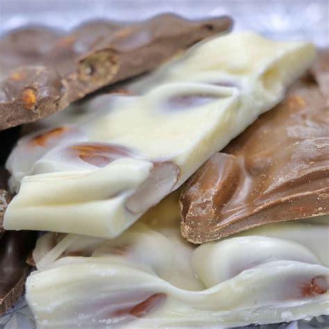 White Chocolate Almond Bark - Nauvoo Fudge Factory