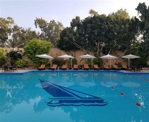 Avari Towers Karachi Pool: Pictures & Reviews - Tripadvisor