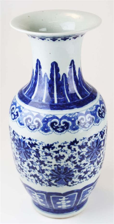 Sold Price: Chinese blue and white Ming style vase - November 6, 0117 9 ...