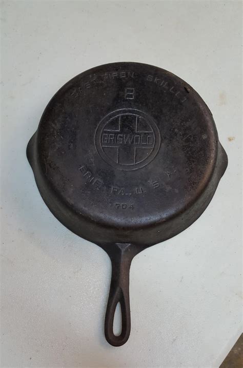 GRISWOLD CAST IRON SKILLET