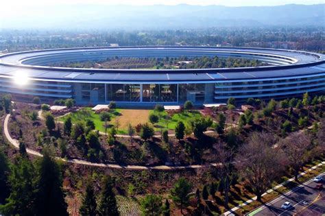 Inside Apples New HQ - a $5 Billion Investment