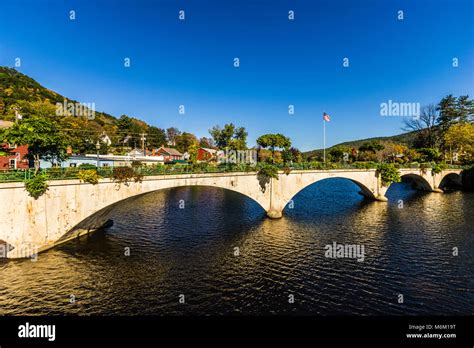 Bridge of Flowers Shelburne Falls, Massachusetts, USA Stock Photo - Alamy