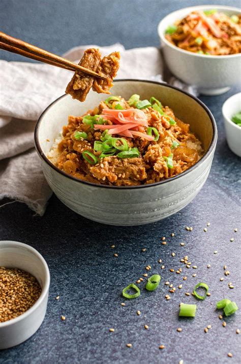 Vegan Gyudon (Japanese "Beef" Bowl) - Floured Frame