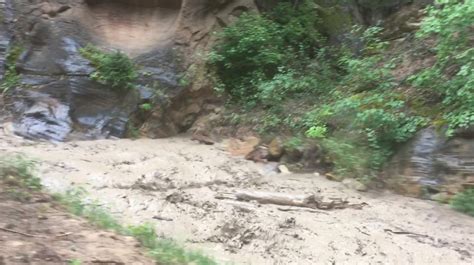 Group witnesses, films sudden flash flood in Utah slot canyon | KUTV