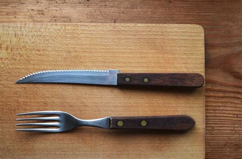 Serrated vs Non-serrated Steak Knives - HDMD Knives Blog