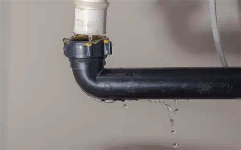 Polybutylene Pipe Replacement - How to Spot Leaks in Polybutylene Pipes