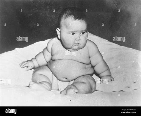 3 mois de naissance Banque d'images noir et blanc - Alamy