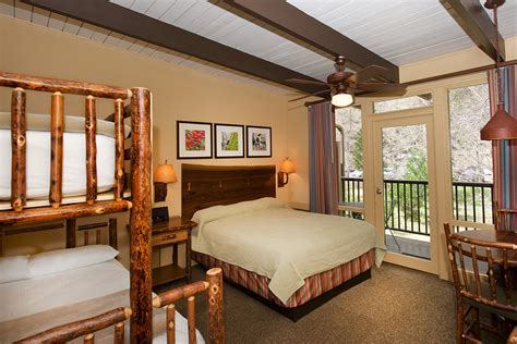 Reviews of Kid-Friendly Hotel | Yosemite Lodge at the Falls, Yosemite National Park, California ...