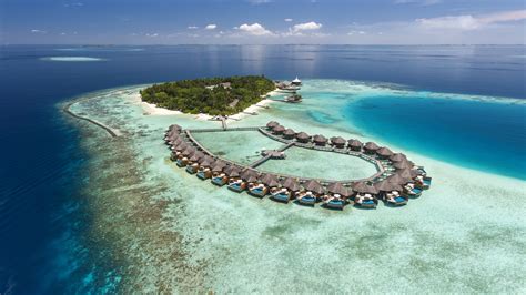 Want a Valentine’s Day Getaway? This Is the Most Romantic Resort in the World | Vogue