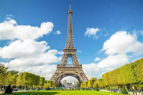 Paris: Toppen av Eiffeltårnet, Louvre og cruise | GetYourGuide