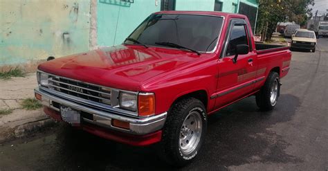 Toyota pickup 22r - Guatechivas.com