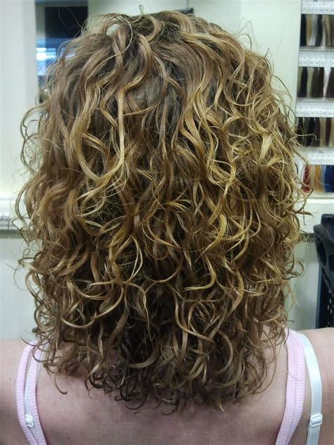 big curls, highlights, medium length | Short permed hair, Permed ...