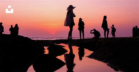 Silhouette of people at shore during golden hour photo – Free Bali Image on Unsplash