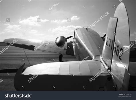 Vintage Airplane - Black & White Stock Photo 1573120 : Shutterstock