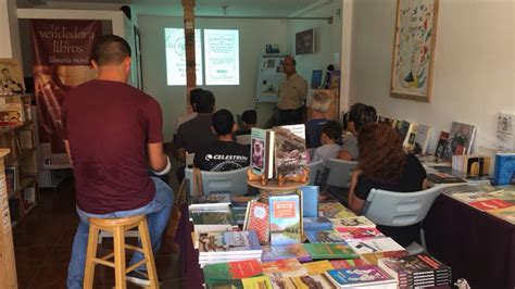 TintaNegraSR: La Vendedora De Libros. Más que una librería.