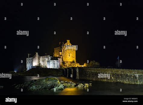 Eilean donan castle winter hi-res stock photography and images - Alamy