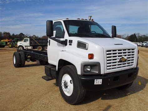 2008 CHEVROLET C8500 CAB AND CHASSIS, VIN/SN:1GBM8C1B28F400022 - T/A, IZUZU DIESEL ENGINE, AUTO TRAN