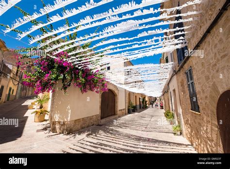 Alcudia Old Town, Mallorca / Majorca Stock Photo - Alamy