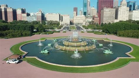 "Buckingham Fountain" Images – Browse 942 Stock Photos, Vectors, and Video | Adobe Stock