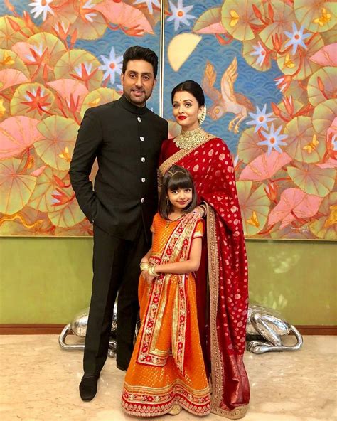 Aishwarya Rai & Abhishek Bachchan with daughter Aaradhya | Saree look ...