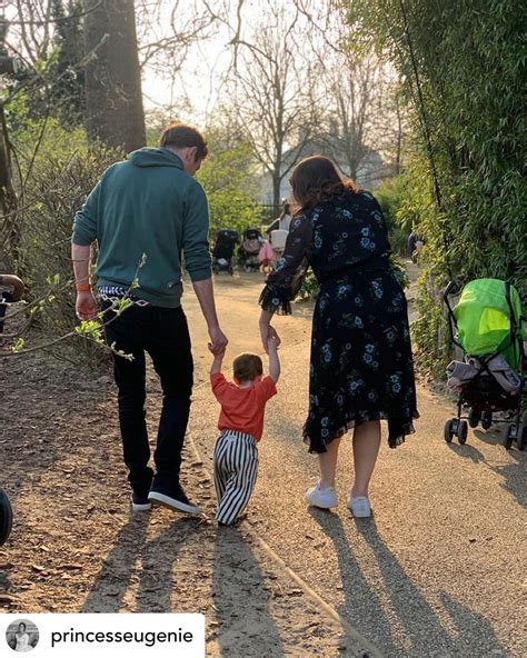 Omid Scobie on Twitter: "Princess Eugenie has shared a new family photo with son August and ...