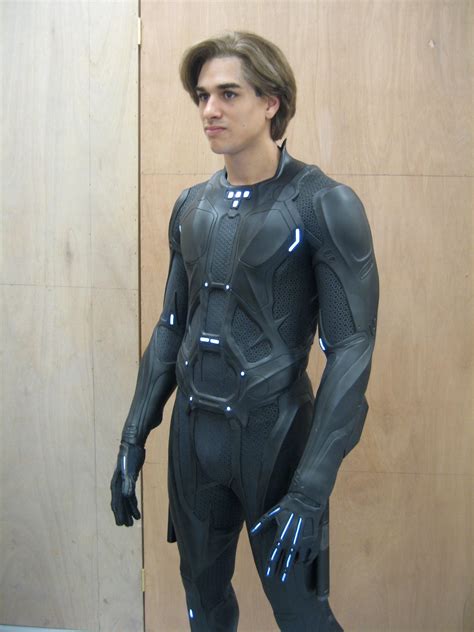 'Tron Legacy' Rinzler suit. by DaveGrasso on DeviantArt