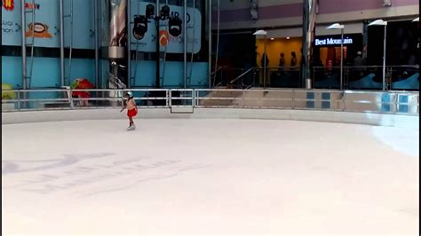 Ice skating @ Marina mall : Abu Dhabi - YouTube