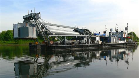 Neues Taucherglockenschiff für Rhein und Nebenflüsse fährt mit SCHOTTEL-Antrieben | SCHOTTEL ...