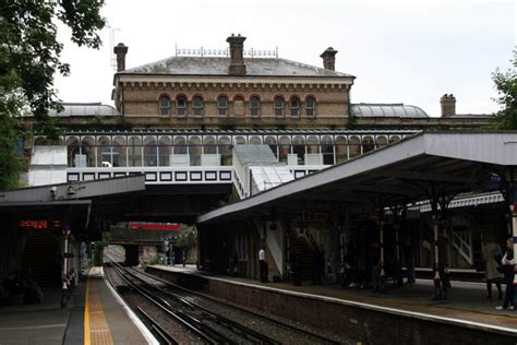 Denmark Hill station © Dr Neil Clifton cc-by-sa/2.0 :: Geograph Britain ...