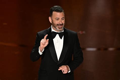 Jimmy Kimmel at Oscars starts late, then host finishes big - Chicago ...