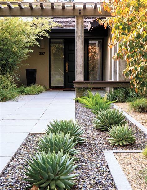 35 Popular Xeriscape Landscape Ideas For Your Front Yard - MAGZHOUSE