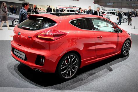 KIA Ceed GT Photos and Specs. Photo: Ceed GT KIA Characteristics and 25 ...