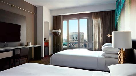 Hotel in Brooklyn New York | New York Marriott at the Brooklyn Bridge