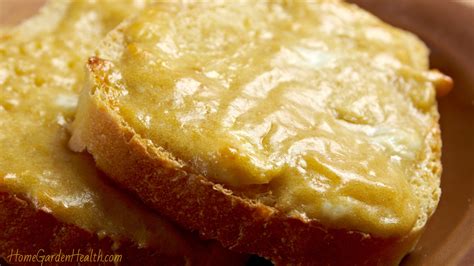 Welsh Rarebit (Cheese on Toast with Beer) - Quick and Easy To Make