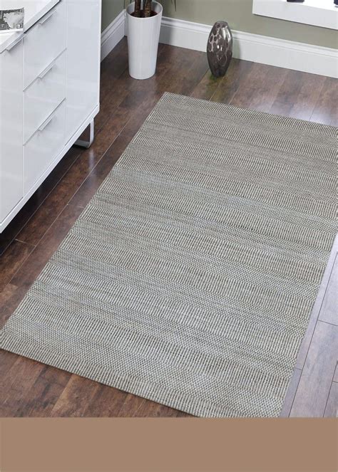 Get Hand Woven Premium Quality Modern Area Rug (4feetx6feet) at ₹ 15599 ...